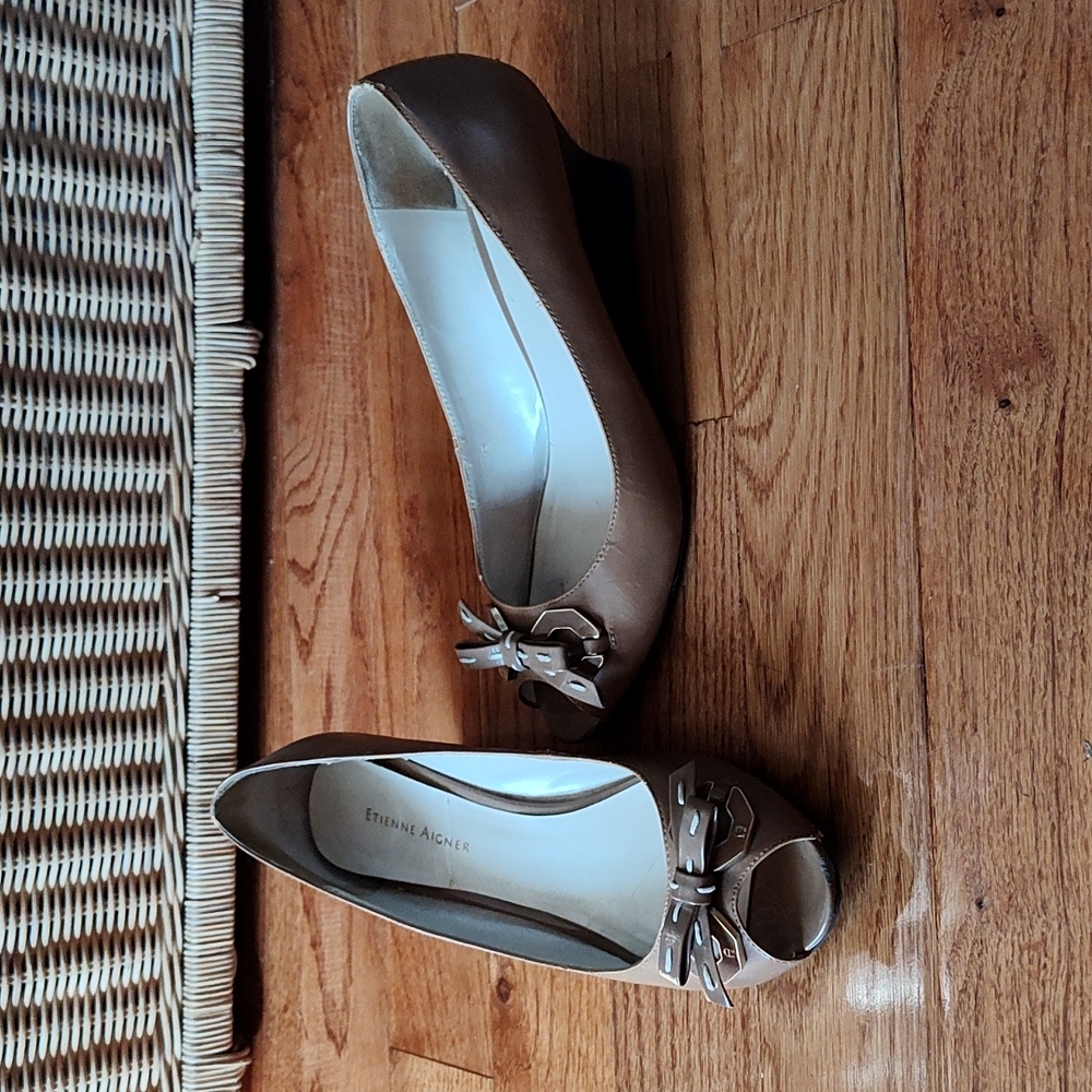 Pre loved wedges